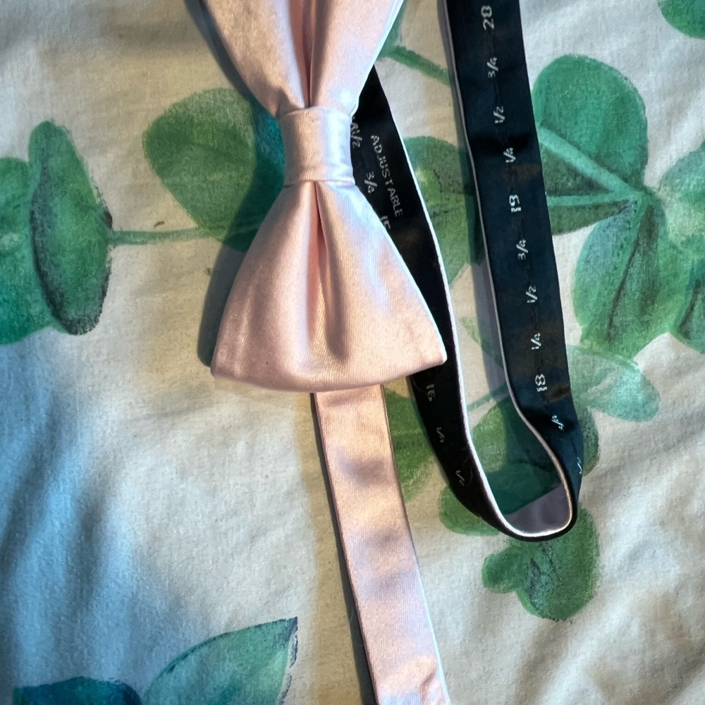 Apt. 9 Pink Satin Bow Tie OS Pre tied designer Neck Tie Suit Luxury Elegant - Picture 2 of 8